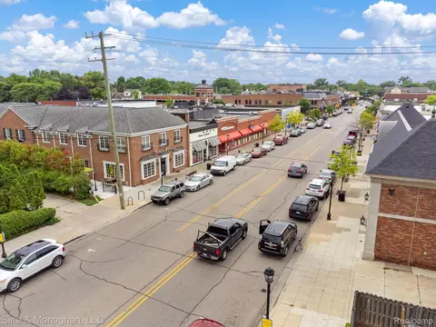 View/Area - 679 Neff Rd, Grosse Pointe, MI 48230 photo 9 of 13