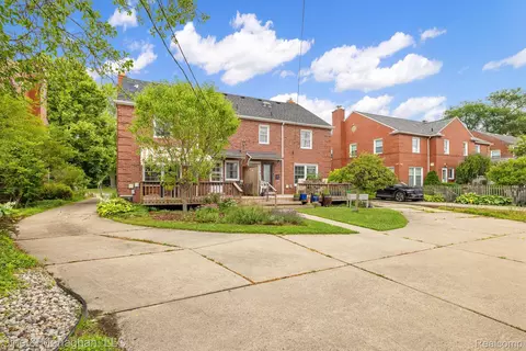 Exterior - 679 Neff Rd, Grosse Pointe, MI 48230 photo 6 of 11