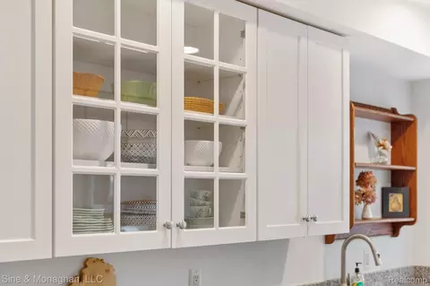 Kitchen - 679 Neff Rd, Grosse Pointe, MI 48230 photo 4 of 4
