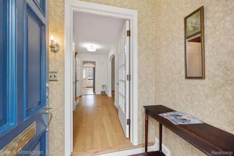Entry Way - 679 Neff Rd, Grosse Pointe, MI 48230 photo 1 of 5