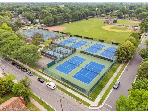 View/Area - 679 Neff Rd, Grosse Pointe, MI 48230 photo 3 of 13