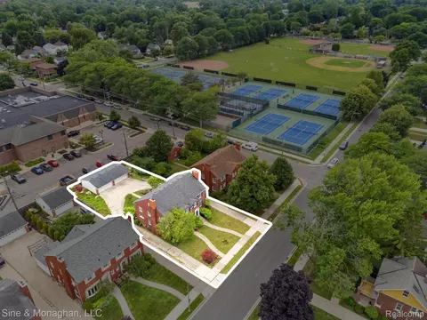 View/Area - 679 Neff Rd, Grosse Pointe, MI 48230 photo 2 of 13