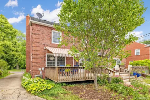 Exterior - 679 Neff Rd, Grosse Pointe, MI 48230 photo 5 of 11