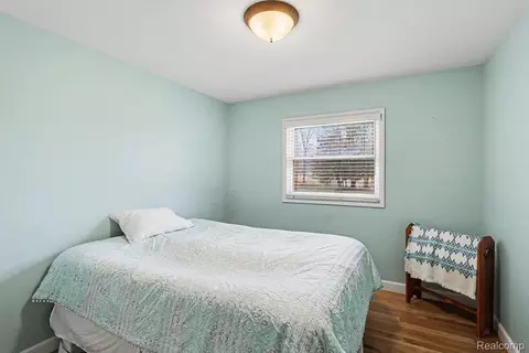 Bedroom - 1575 Kellogg Rd, Genoa, MI 48114 photo 3 of 4
