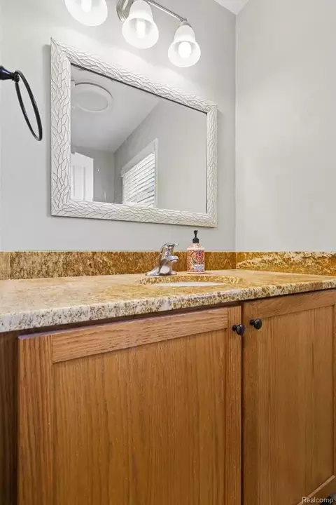Bath - 1575 Kellogg Rd, Genoa, MI 48114 photo 1 of 3