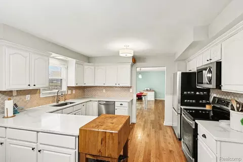 Kitchen - 1575 Kellogg Rd, Genoa, MI 48114 photo 1 of 2