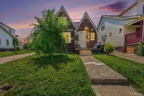 5045 Wayburn St, Detroit, MI 48224