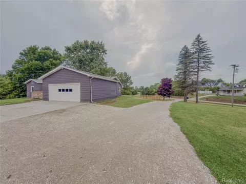 Exterior - 12248 E Atherton Rd, Davison, MI 48423 photo 4 of 10