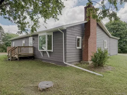 Exterior - 12248 E Atherton Rd, Davison, MI 48423 photo 6 of 10