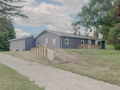 Exterior - 12248 E Atherton Rd, Davison, MI 48423 photo 3 of 10
