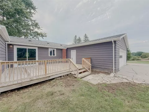 Exterior - 12248 E Atherton Rd, Davison, MI 48423 photo 9 of 10