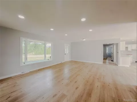 Living - 12248 E Atherton Rd, Davison, MI 48423 photo 5 of 6