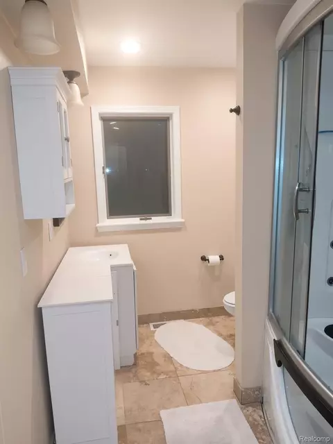 Bath - 8922 Stone Rd, Clay, MI 48001 photo 2 of 2