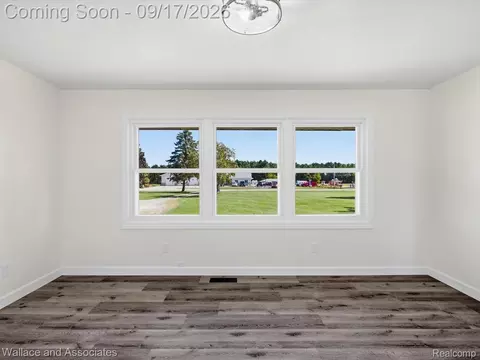 Living - 7925 Wildcat Rd, Grant, MI 48032 photo 2 of 9