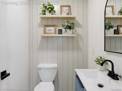 Bath - 7925 Wildcat Rd, Grant, MI 48032 photo 3 of 4
