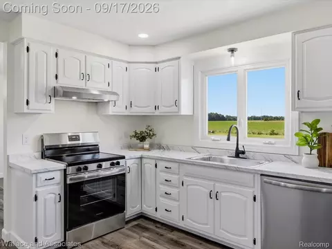 Kitchen - 7925 Wildcat Rd, Grant, MI 48032 photo 4 of 6