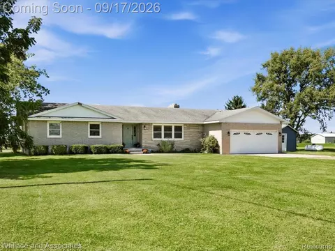 Exterior - 7925 Wildcat Rd, Grant, MI 48032 photo 2 of 11