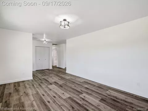 Living - 7925 Wildcat Rd, Grant, MI 48032 photo 5 of 9