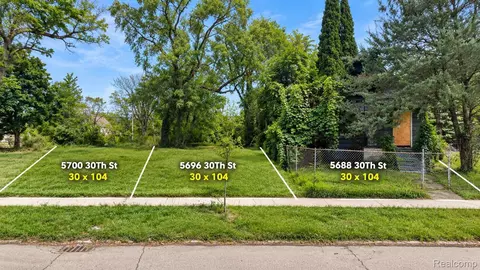 5696 30th St, Detroit, MI 48210