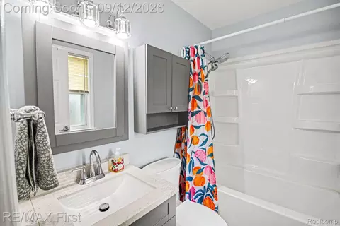 Bath - 4160 Carnegie St, Wayne, MI 48184 photo 1 of 1