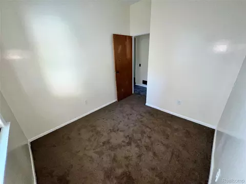 Bedroom - 3295 Spring Valley Dr, Mount Morris, MI 48504 photo 9 of 15