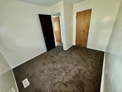 Bedroom - 3295 Spring Valley Dr, Mount Morris, MI 48504 photo 13 of 15