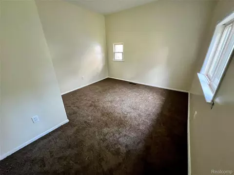 Bedroom - 3295 Spring Valley Dr, Mount Morris, MI 48504 photo 7 of 15