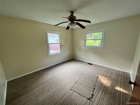 Bedroom - 3295 Spring Valley Dr, Mount Morris, MI 48504 photo 2 of 15