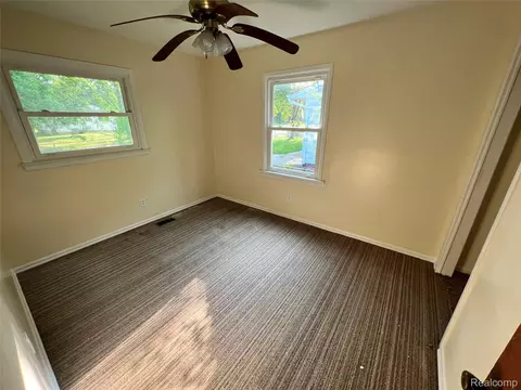Bedroom - 3295 Spring Valley Dr, Mount Morris, MI 48504 photo 3 of 15