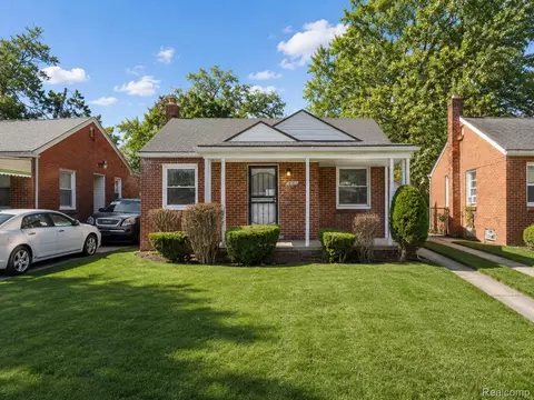 18704 Sunderland Rd, Detroit, MI 48219