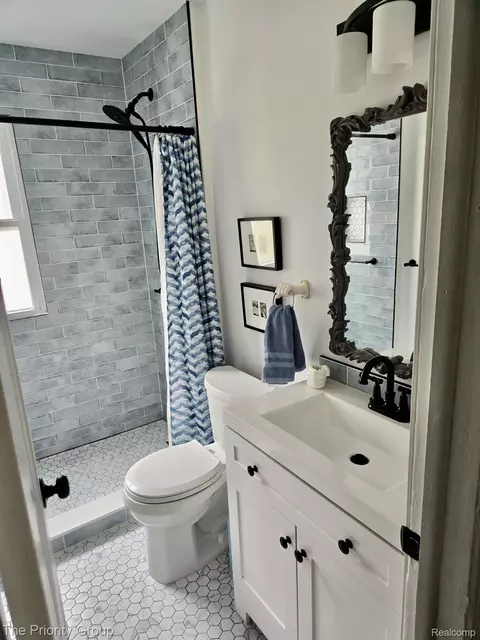Bath - 3415 Williams St, Dearborn, MI 48124 photo 2 of 3
