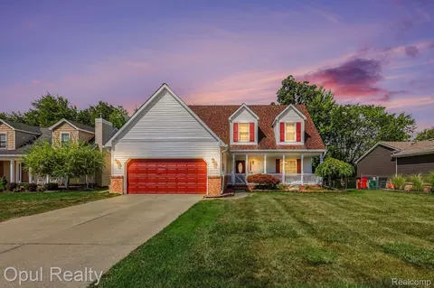 46309 Jasmine Ct, Chesterfield, MI 48047