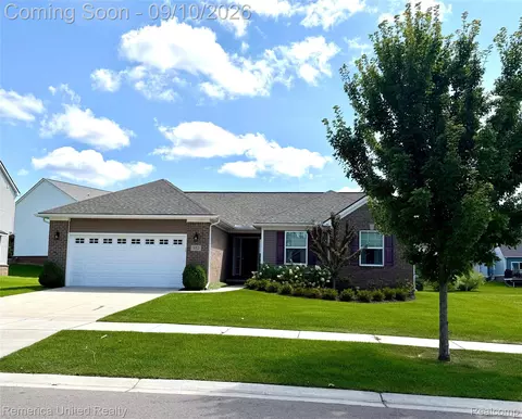 952 Preserve Ln, White Lake, MI 48386