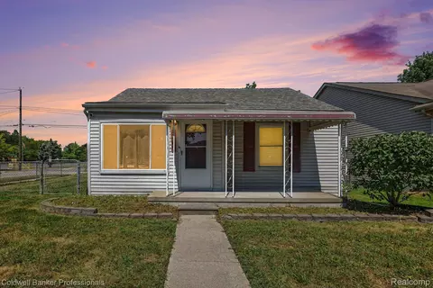 20409 Colman St, Clinton Township, MI 48035