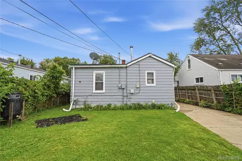 Exterior - 11211 Maxwell Ave, Warren, MI 48089 photo 4 of 4