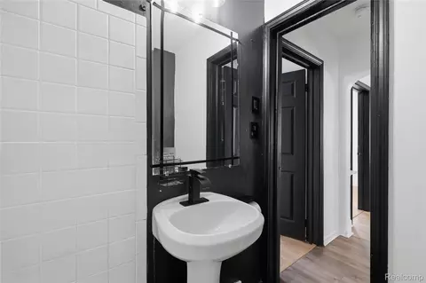 Bath - 11211 Maxwell Ave, Warren, MI 48089 photo 2 of 2