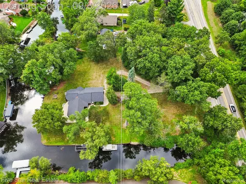View/Area - 9045 Commerce Rd, Commerce, MI 48382 photo 5 of 10