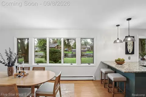 Dining - 9045 Commerce Rd, Commerce, MI 48382 photo 3 of 5