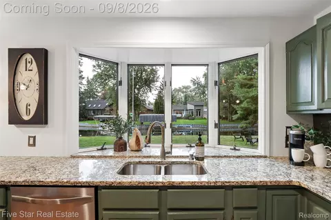 Kitchen - 9045 Commerce Rd, Commerce, MI 48382 photo 4 of 4