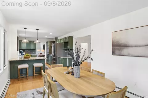 Dining - 9045 Commerce Rd, Commerce, MI 48382 photo 4 of 5
