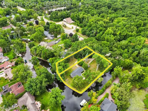 View/Area - 9045 Commerce Rd, Commerce, MI 48382 photo 9 of 10