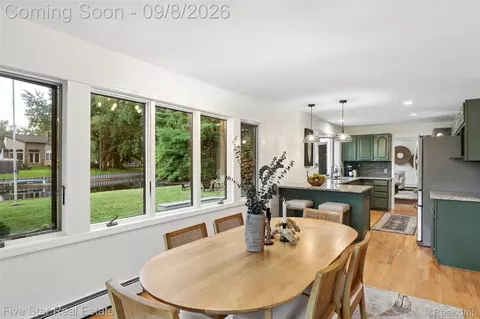 Dining - 9045 Commerce Rd, Commerce, MI 48382 photo 5 of 5