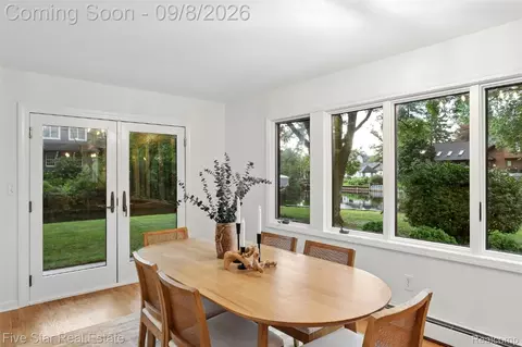 Dining - 9045 Commerce Rd, Commerce, MI 48382 photo 1 of 5