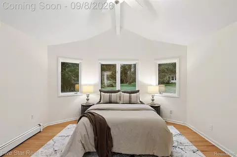 Bedroom - 9045 Commerce Rd, Commerce, MI 48382 photo 2 of 6