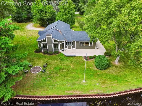 View/Area - 9045 Commerce Rd, Commerce, MI 48382 photo 1 of 10