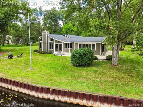 Other - 9045 Commerce Rd, Commerce, MI 48382 photo 5 of 17
