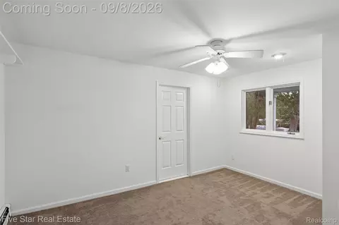 Bedroom - 9045 Commerce Rd, Commerce, MI 48382 photo 4 of 6