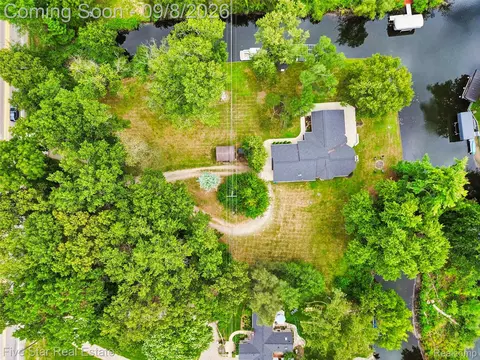 View/Area - 9045 Commerce Rd, Commerce, MI 48382 photo 2 of 10