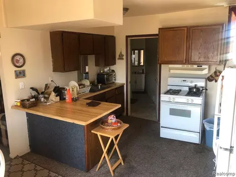 Kitchen - 910 Monroe St, Carleton, MI 48117 photo 1 of 4