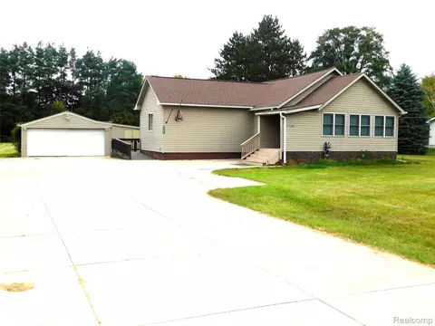 2780 W Clarkston Rd, Orion, MI 48362